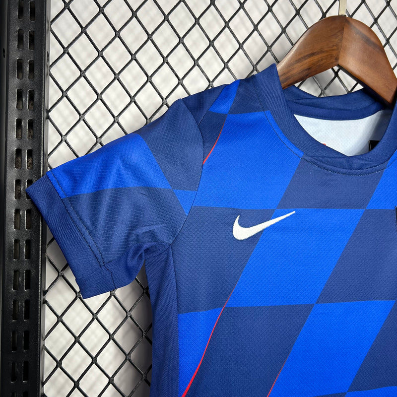 camisa-camiseta-croacia-croacia-selecao-selecao-croata-nike-versao-versao-torcedor-conjunto-infantil-shorts-24-25-away-fora-ii-secundaria-2-vermelha-branca-vermelho-branco-azul_4