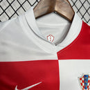 camisa-camiseta-croacia-croacia-selecao-selecao-croata-nike-versao-versao-torcedor-conjunto-infantil-shorts-24-25-home-casa-i-principal-1-vermelha-branca-vermelho-branco-azul_4