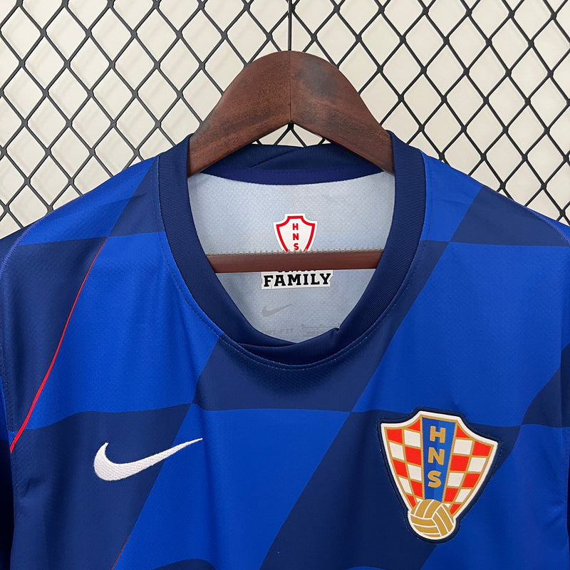 camisa-camiseta-croacia-croacia-selecao-selecao-croata-nike-versao-versao-torcedor-masculina-24-25-away-fora-ii-secundaria-2-vermelha-branca-vermelho-branco-azul_3