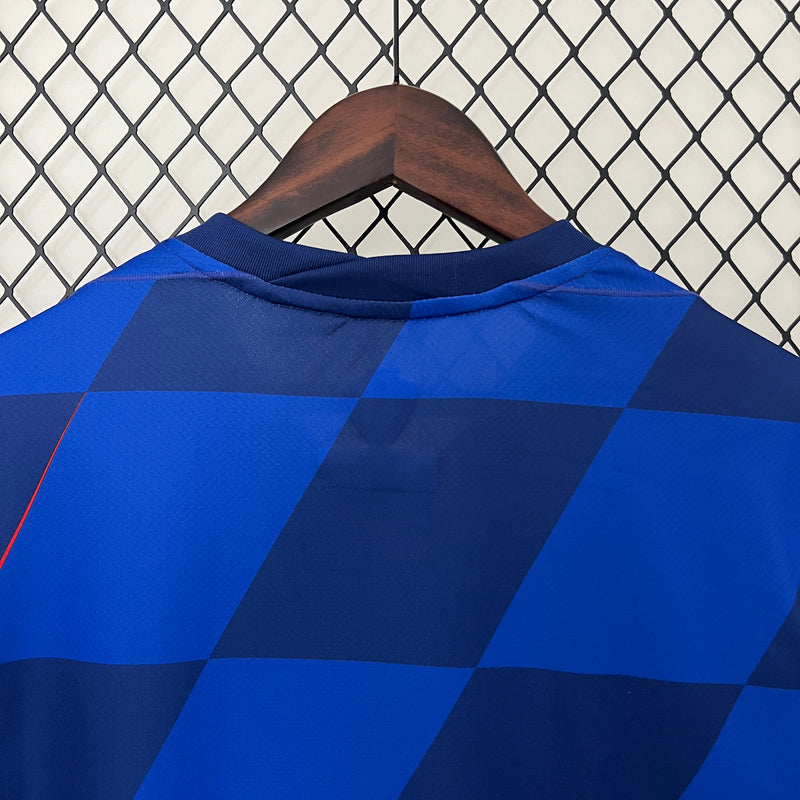 camisa-camiseta-croacia-croacia-selecao-selecao-croata-nike-versao-versao-torcedor-masculina-24-25-away-fora-ii-secundaria-2-vermelha-branca-vermelho-branco-azul_9