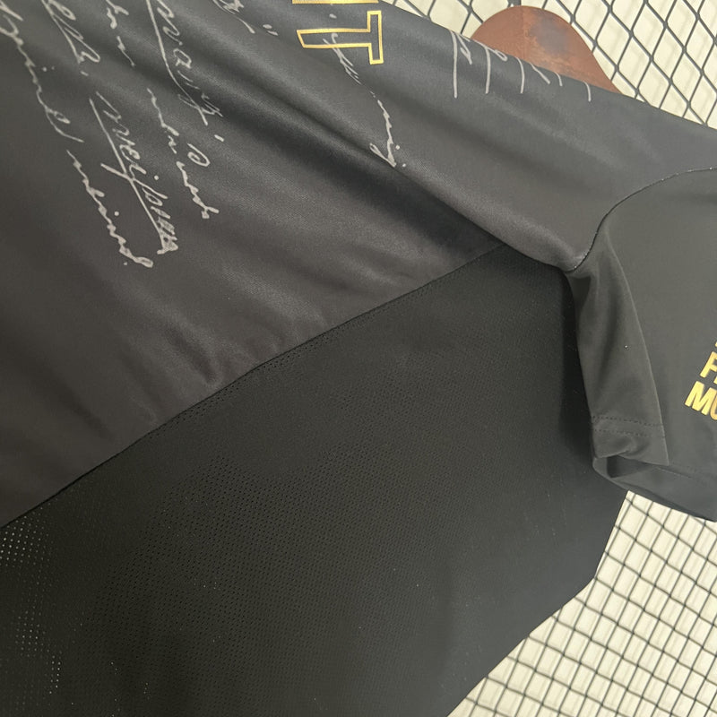 camisa-camiseta-eintratch-frankfurt-nike-versao-versao-torcedor-masculina-24-25-comemorativa-125-anos-preta-preto-dourada-dourado_2
