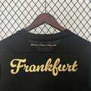 camisa-camiseta-eintratch-frankfurt-nike-versao-versao-torcedor-masculina-24-25-comemorativa-125-anos-preta-preto-dourada-dourado_5