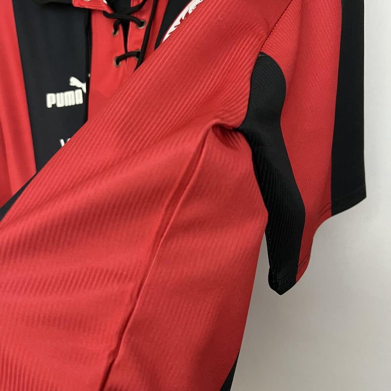 camisa-camiseta-eintratch-frankfurt-puma-viag-interkom-versao-versao-torcedor-masculina-98-00-home-casa-i-principal-1-vermelha-vermelho-preta-retr_3
