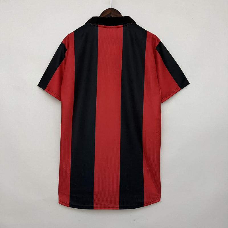 camisa-camiseta-eintratch-frankfurt-puma-viag-interkom-versao-versao-torcedor-masculina-98-00-home-casa-i-principal-1-vermelha-vermelho-preta-retr_5