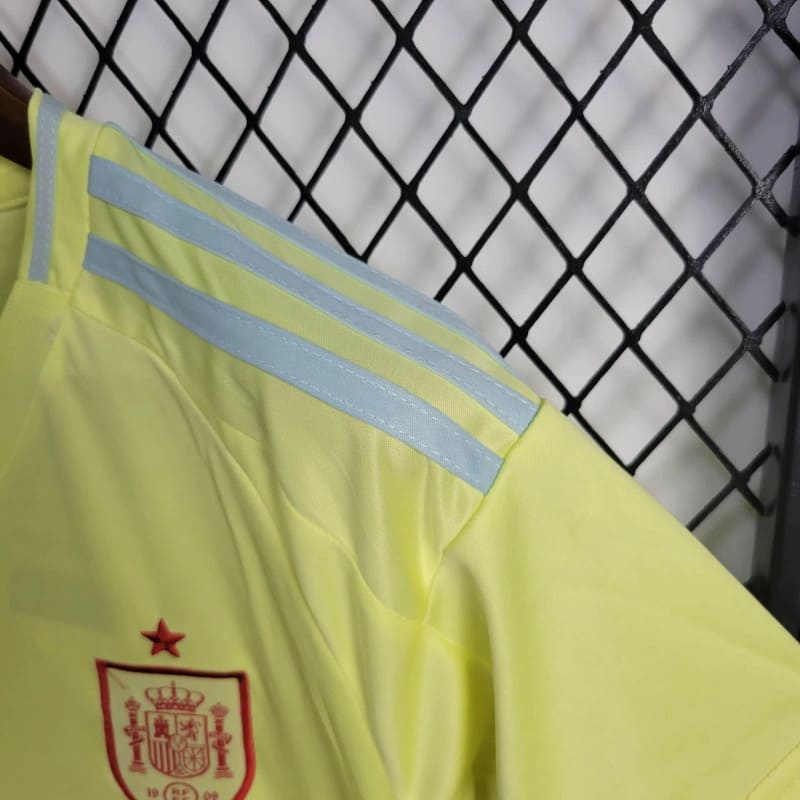 camisa-camiseta-espanha-espanhola-selecao-selecao-adidas-versao-versao-torcedor-conjunto-infantil-shorts-24-25-away-fora-ii-secundaria-2-verde-amarela-amarelo-vermelho-vermelha_4