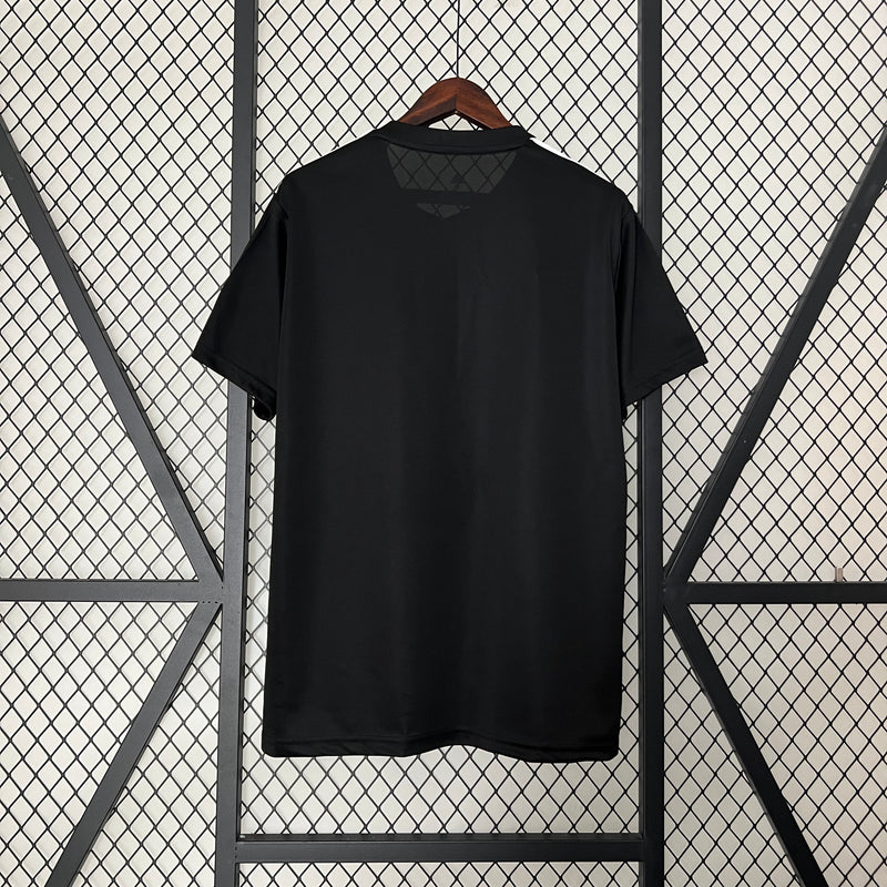 camisa-camiseta-flamengo-balmain-adidas-versao-versao-torcedor-masculina-24-25-edicao-edicao-especial-vermelho-vermelha-preto-preta-branca-branco-refletiva-detalhes-refletivos_2