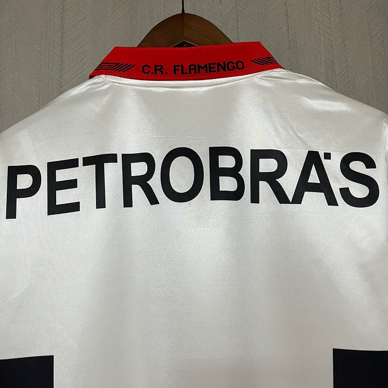camisa-camiseta-flamengo-umbro-lubrax-versao-torcedor-masculina-1994-away-fora-ii-secundaria-2-vermelha-vermelho-preta-preto-branca-branco-retro_2