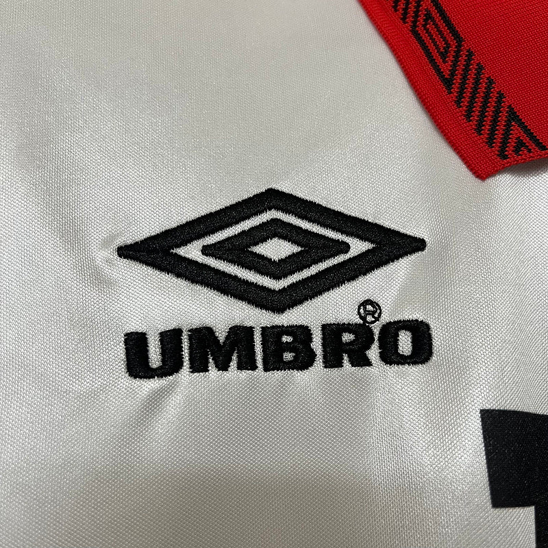 camisa-camiseta-flamengo-umbro-lubrax-versao-torcedor-masculina-1994-away-fora-ii-secundaria-2-vermelha-vermelho-preta-preto-branca-branco-retro_7