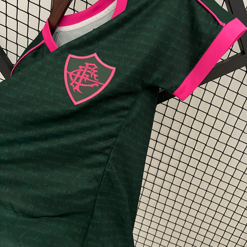 camisa-camiseta-fluminense-umbro-betano-cano-german-versao-versao-torcedor-feminina-23-24-away-fora-iii-terceira-third-3-verde-rosa_5
