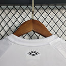 camisa-camiseta-gremio-gremio-banrisul-umbro-versao-versao-torcedor-conjunto-infantil-shorts-23-24-away-fora-ii-secundaria-2-azul-preto-preta-branca-branco_11