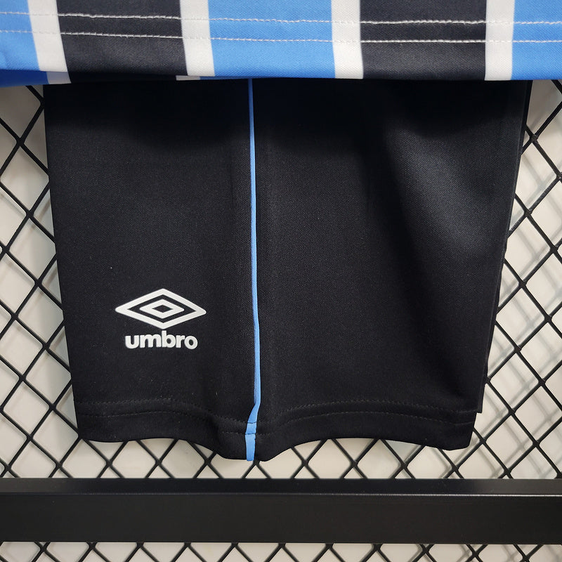 camisa-camiseta-gremio-gremio-banrisul-umbro-versao-versao-torcedor-conjunto-infantil-shorts-23-24-home-casa-i-principal-1-azul-preto-preta-branca-branco_11