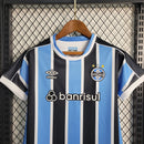 camisa-camiseta-gremio-gremio-banrisul-umbro-versao-versao-torcedor-conjunto-infantil-shorts-23-24-home-casa-i-principal-1-azul-preto-preta-branca-branco_6