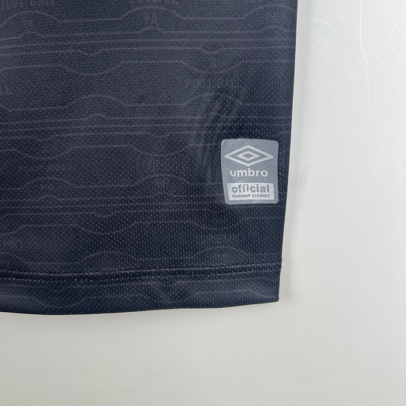 camisa-camiseta-gremio-gremio-banrisul-umbro-versao-versao-torcedor-masculina-23-24-third-away-fora-iii-terceira-3-azul-preto-preta-branca-branco_2