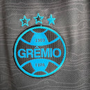 camisa-camiseta-gremio-gremio-banrisul-umbro-versao-versao-torcedor-masculina-23-24-third-away-fora-iii-terceira-3-azul-preto-preta-branca-branco_4