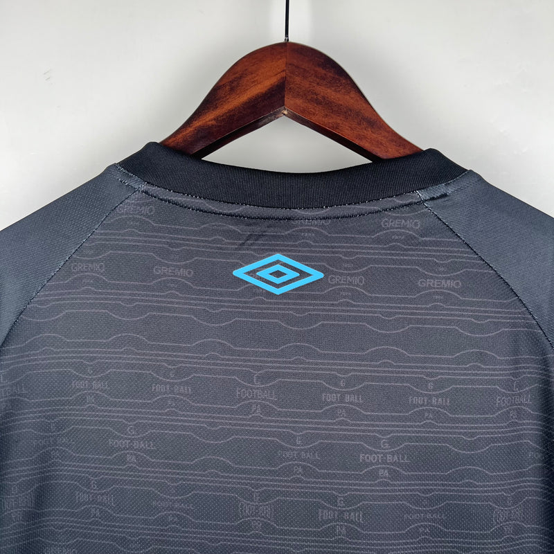 camisa-camiseta-gremio-gremio-banrisul-umbro-versao-versao-torcedor-masculina-23-24-third-away-fora-iii-terceira-3-azul-preto-preta-branca-branco_6