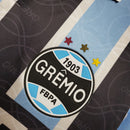 camisa-camiseta-gremio-gremio-renner-penalty-versao-versao-torcedor-masculina-1995-home-casa-i-principal-1-azul-preto-preta-branca-branco_3
