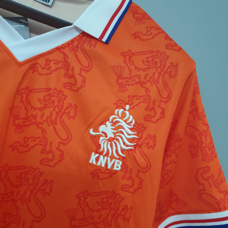 camisa-camiseta-holanda-selecao-selecao-holandesa-lotto-versao-versao-torcedor-masculina-1995-home-casa-i-principal-1-laranja-azul-branca-branco-retro-retro_7