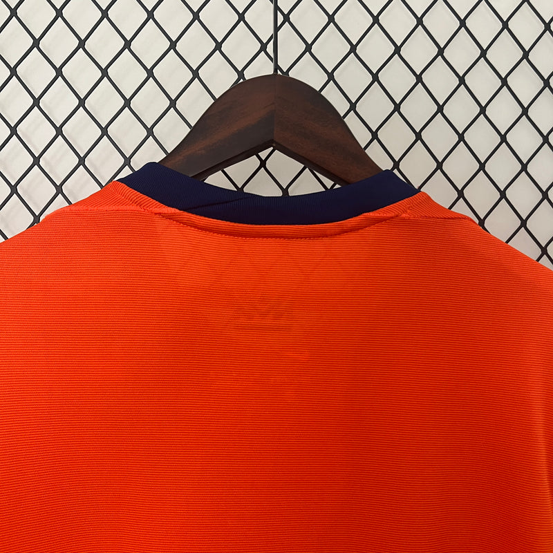 camisa-camiseta-holanda-selecao-selecao-holandesa-nike-versao-versao-torcedor-masculina-24-25-home-casa-i-principal-1-laranja-azul-branca-branco_6