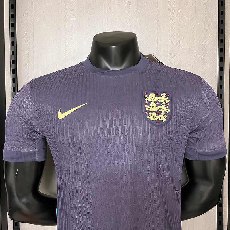 camisa-camiseta-inglaterra-nike-selecao-selecao-inglesa-versao-versao-jogador-masculina-24-25-away-fora-ii-secundaria-2-bellingham-jude-harry-kane-branco-branca-azul-roxa-roxo_9