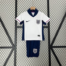 camisa-camiseta-inglaterra-nike-selecao-selecao-inglesa-versao-versao-torcedor-conjunto-infantil-shorts-24-25-home-casa-i-principal-1-bellingham-jude-harry-kane-branco-branca_1