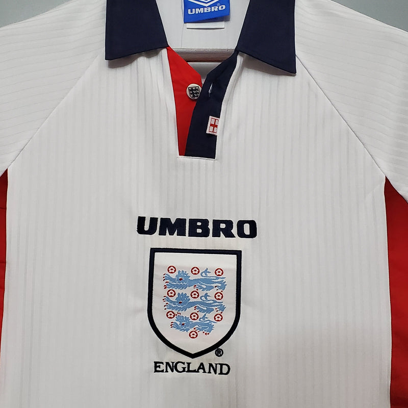 camisa-camiseta-inglaterra-umbro-selecao-selecao-inglesa-versao-versao-torcedor-masculina-1998-home-casa-i-principal-1-david-beckham-branco-branca-azul-vermelho-vermelha-retro-retro_7
