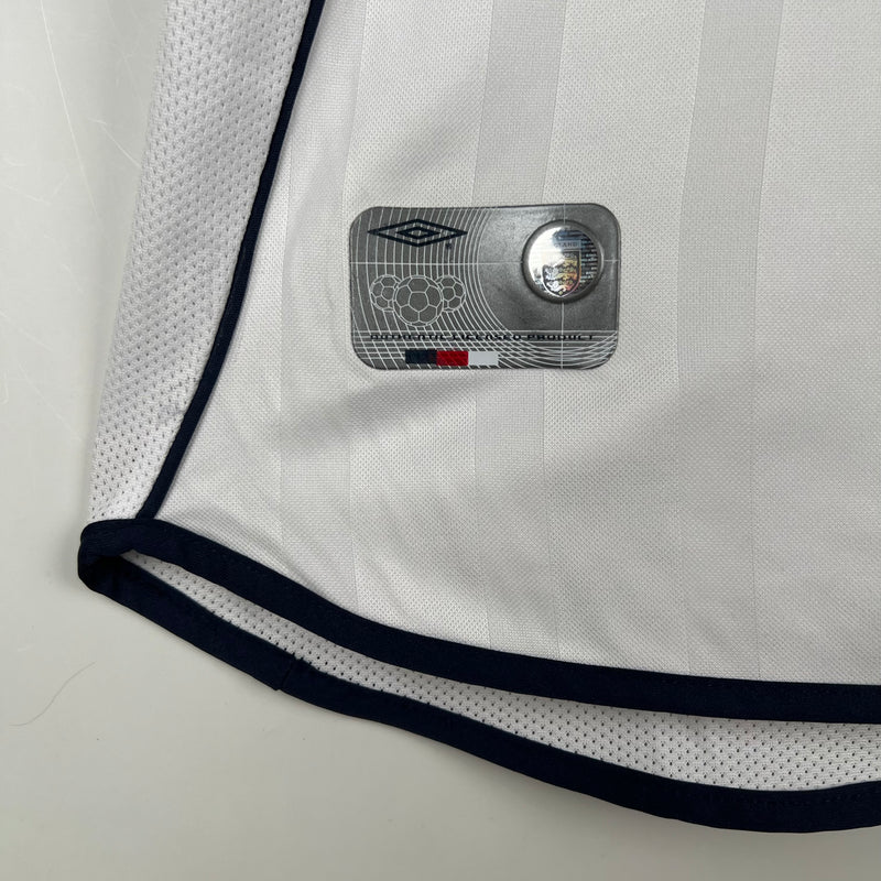 camisa-camiseta-inglaterra-umbro-selecao-selecao-inglesa-versao-versao-torcedor-masculina-2002-home-casa-i-principal-1-david-beckham-branco-branca-azul-vermelho-vermelha-retro-retro_7