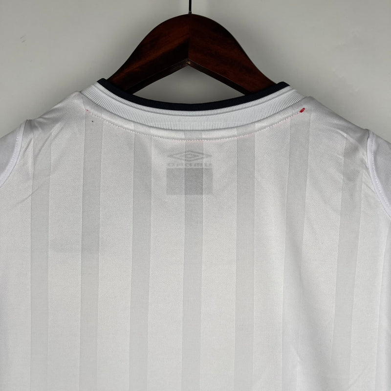 camisa-camiseta-inglaterra-umbro-selecao-selecao-inglesa-versao-versao-torcedor-masculina-2002-home-casa-i-principal-1-david-beckham-branco-branca-azul-vermelho-vermelha-retro-retro_9