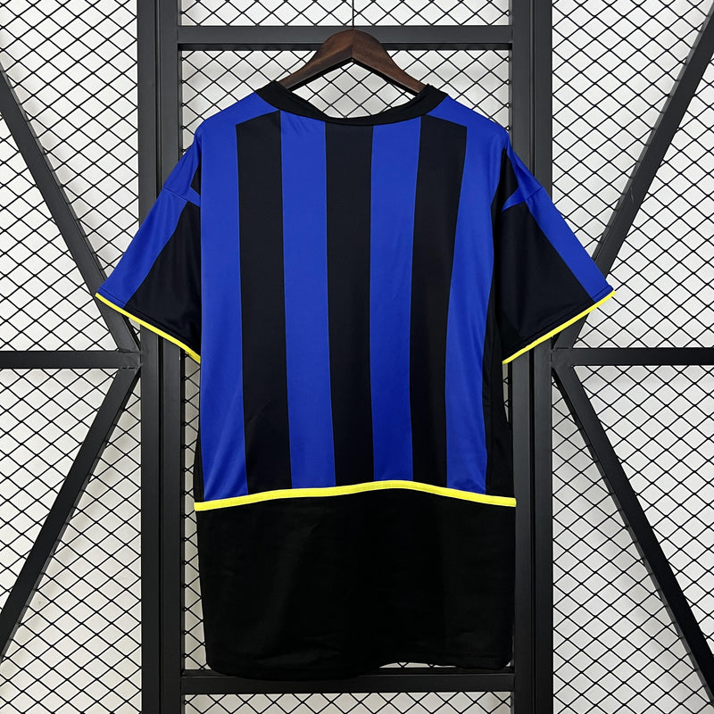 camisa-camiseta-inter-de-milao-milao-nike-pirelli-versao-versao-torcedor-masculina-02-03-home-casa-i-principal-1-azul-preta-preto-retro-retro-amarela-amarelo_1_8
