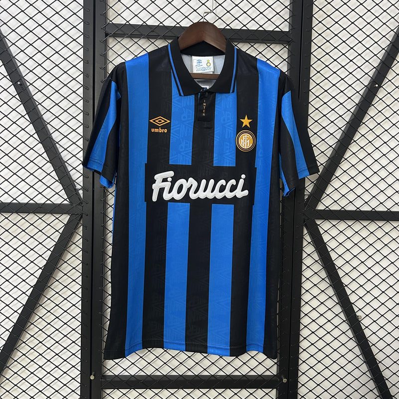 camisa-camiseta-inter-de-milao-milao-umbro-fiorucci-versao-versao-torcedor-masculina-92-94-home-casa-i-principal-1-azul-preta-preto-retro-retro_1