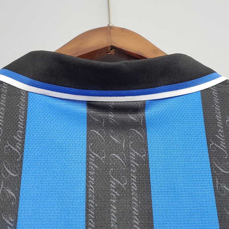 camisa-camiseta-inter-de-milao-milao-umbro-pirelli-versao-versao-torcedor-masculina-97-98-home-casa-i-principal-1-azul-preta-preto-retro-retro_2