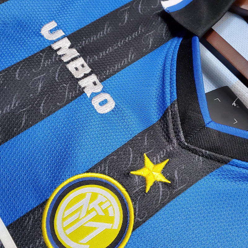 camisa-camiseta-inter-de-milao-milao-umbro-pirelli-versao-versao-torcedor-masculina-97-98-home-casa-i-principal-1-azul-preta-preto-retro-retro_5