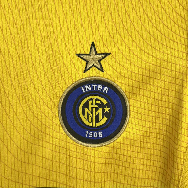 camisa-camiseta-inter-de-milao-nike-pirelli-versao-torcedor-masculina-02-03-third-away-fora-iii-terceira-3-azul-amarela-amarelo-retro_4