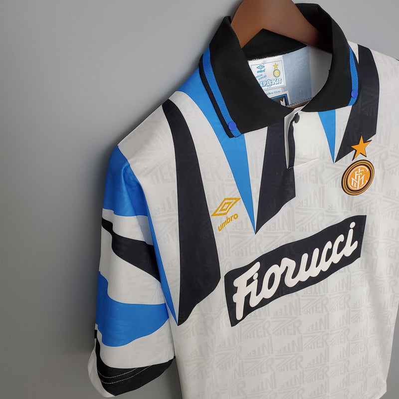 camisa-camiseta-inter-de-milao-umbro-fiorucci-versao-torcedor-masculina-92-93-away-fora-ii-secundaria-2-azul-amarela-amarelo-branca-preto-preta-branco-retro_7