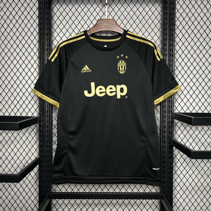 camisa-camiseta-juventus-adidas-jeep-versao-torcedor-masculina-15-16-third-away-fora-iii-terceira-3-preta-preto-dourada-dourado-retro_1