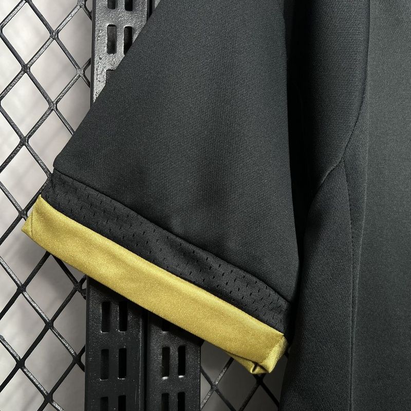 camisa-camiseta-juventus-adidas-jeep-versao-torcedor-masculina-15-16-third-away-fora-iii-terceira-3-preta-preto-dourada-dourado-retro_3
