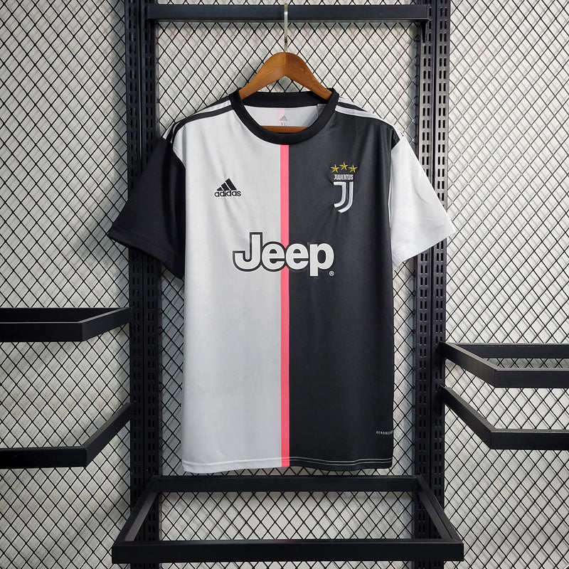 camisa-camiseta-juventus-adidas-jeep-versao-torcedor-masculina-19-20-home-casa-i-principal-1-preta-preto-branca-branco-retro-rosa-cr7-cristiano-ronaldo_1