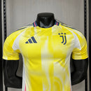 camisa-camiseta-juventus-adidas-versao-jogador-masculina-24-25-away-fora-ii-secundaria-2-amarela-amarelo-rosa-branca-branco_6