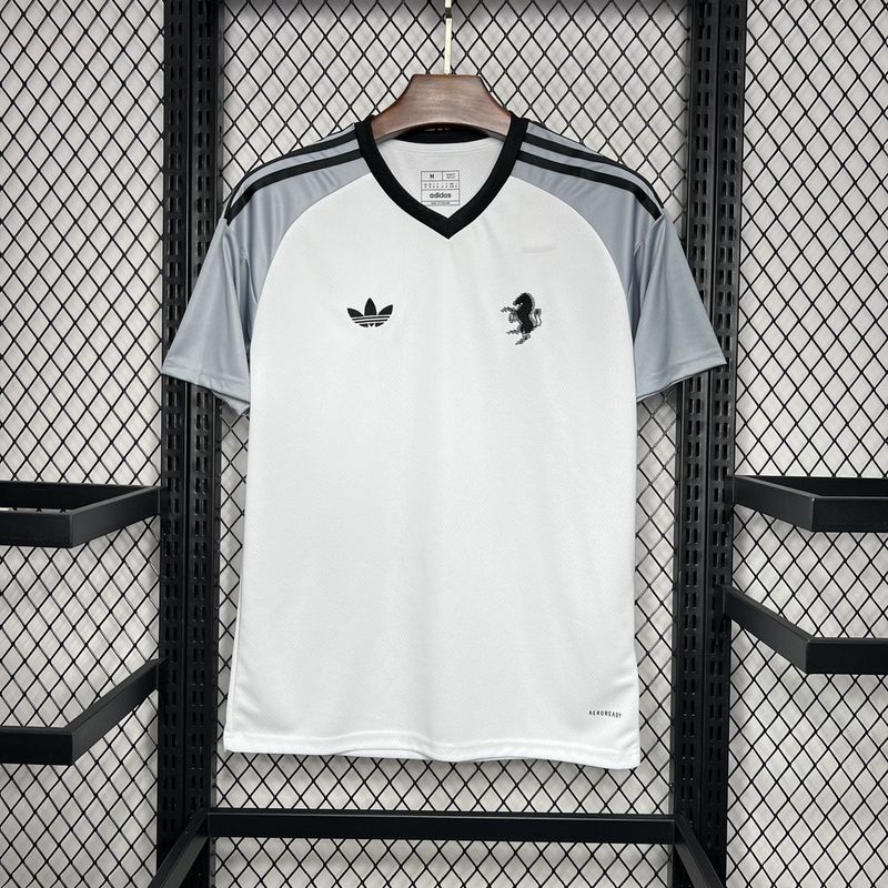 camisa-camiseta-juventus-adidas-versao-torcedor-masculina-24-25-pre-jogo-treino-branca-branco-preta-preto-cinza_1