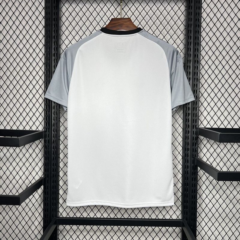 camisa-camiseta-juventus-adidas-versao-torcedor-masculina-24-25-pre-jogo-treino-branca-branco-preta-preto-cinza_3