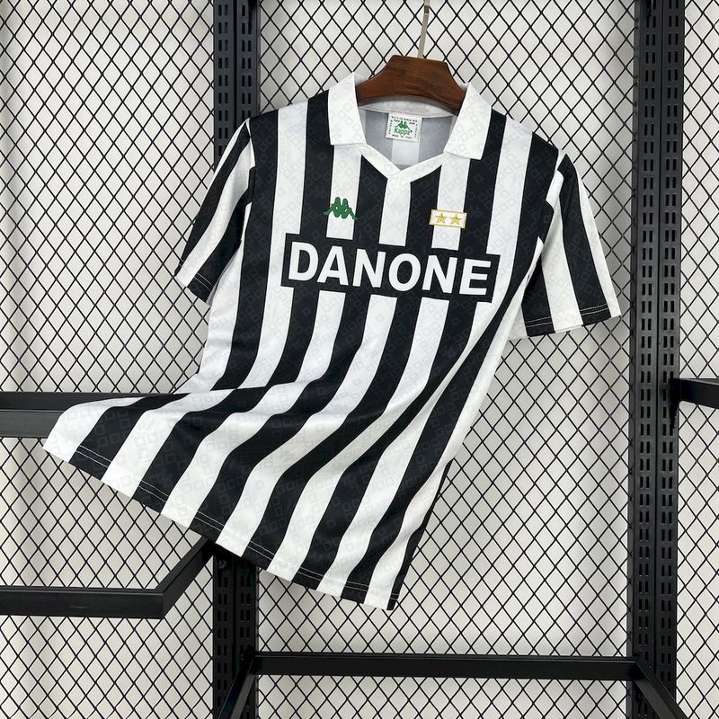 camisa-camiseta-juventus-kappa-danone-versao-torcedor-masculina-92-94-home-casa-i-principal-1-preta-preto-branca-branco-retro_7