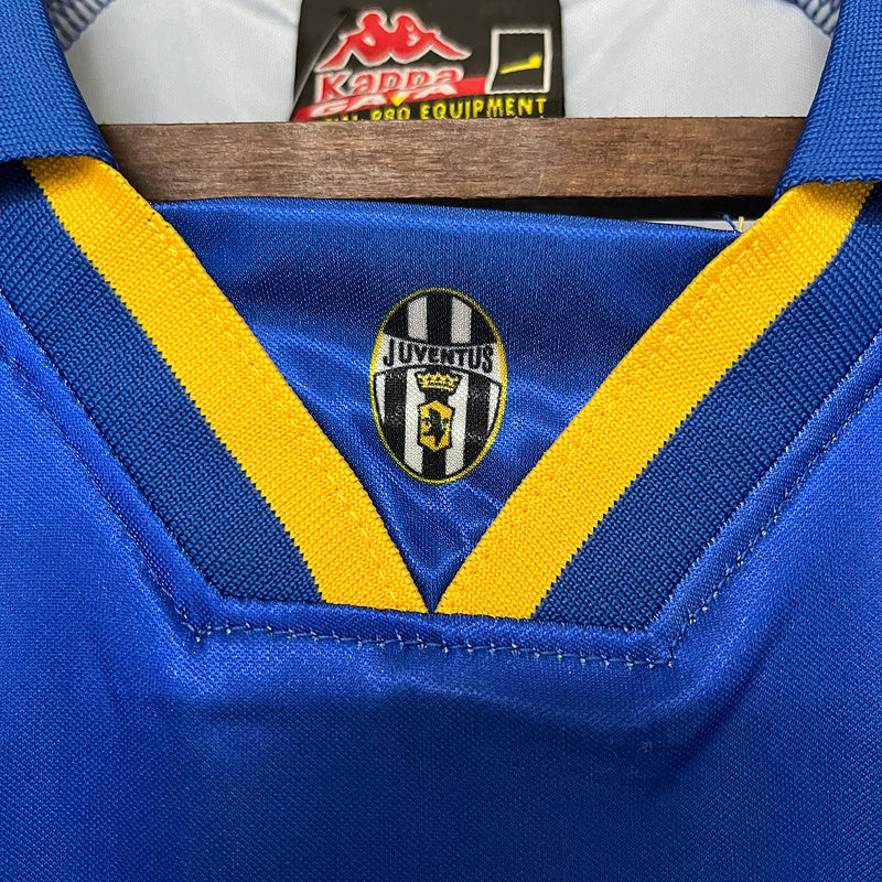 camisa-camiseta-juventus-kappa-sony-versao-torcedor-masculina-95-96-away-fora-ii-secundaria-2-azul-amarela-amarelo-retro_5