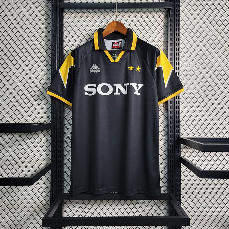 camisa-camiseta-juventus-kappa-sony-versao-torcedor-masculina-95-97-third-away-fora-iii-terceira-3-preta-preto-amarela-amarelo-retro_1