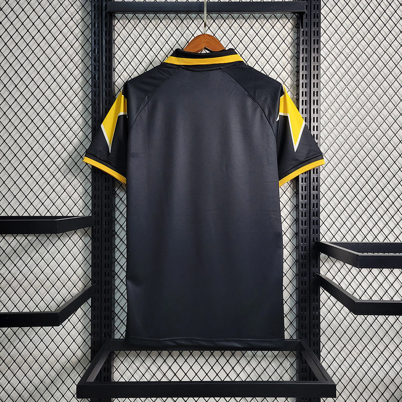 camisa-camiseta-juventus-kappa-sony-versao-torcedor-masculina-95-97-third-away-fora-iii-terceira-3-preta-preto-amarela-amarelo-retro_7