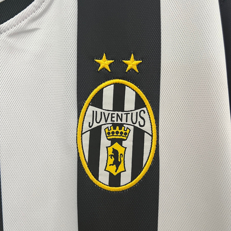 camisa-camiseta-juventus-lotto-fastweb-versao-torcedor-masculina-01-02-home-casa-i-principal-1-preta-preto-branca-branco-retro_4