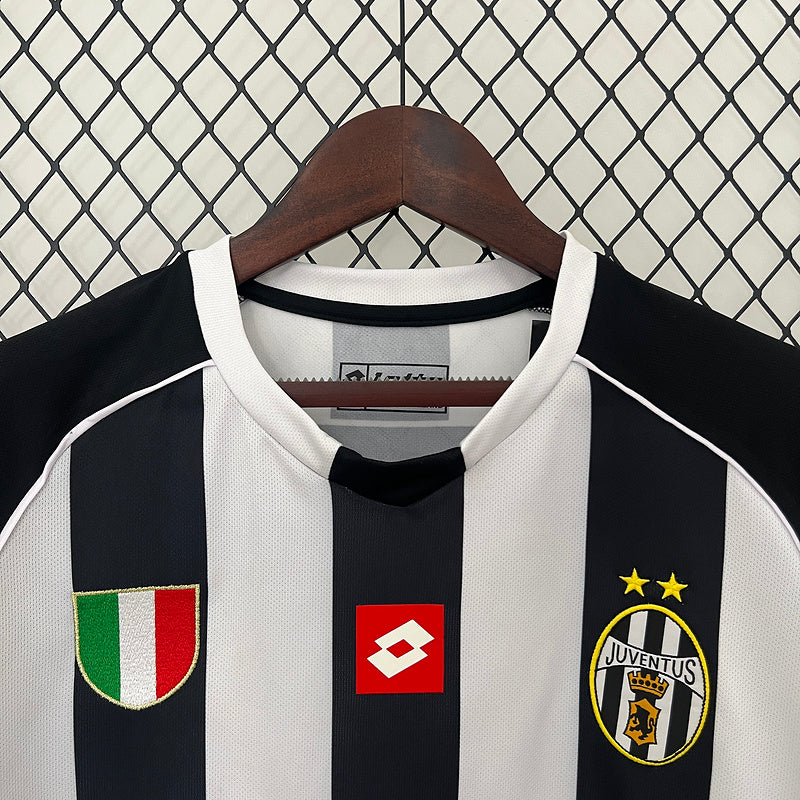 camisa-camiseta-juventus-lotto-tamoil-versao-torcedor-masculina-02-03-home-casa-i-principal-1-preta-preto-branca-branco-retro_8