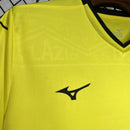 camisa-camiseta-lazio-mizuno-versao-versao-torcedor-masculina-24-25-away-fora-ii-secundaria-2-amarela-amarelo-preta-preto_6
