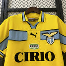 camisa-camiseta-lazio-puma-cirio-versao-versao-torcedor-masculina-98-99-away-fora-ii-2-secundaria-azul-branca-branco-amarela-amarelo-retro-retro_5