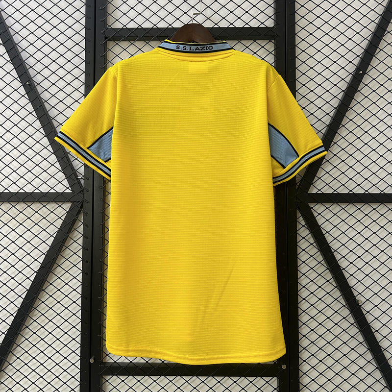 camisa-camiseta-lazio-puma-cirio-versao-versao-torcedor-masculina-98-99-away-fora-ii-2-secundaria-azul-branca-branco-amarela-amarelo-retro-retro_9