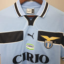 camisa-camiseta-lazio-puma-cirio-versao-versao-torcedor-masculina-99-00-home-casa-i-1-principal-azul-branca-branco-preta-preto-retro-retro_7