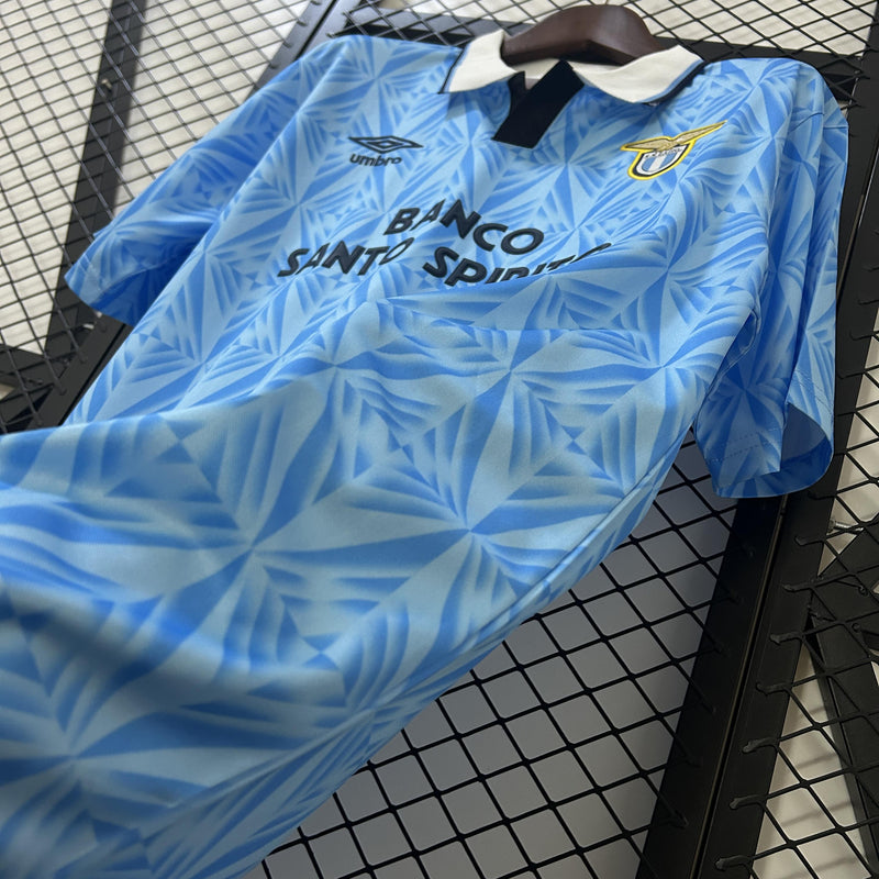 camisa-camiseta-lazio-umbro-banco-santo-spirito-versao-versao-torcedor-masculina-91-92-home-casa-i-1-principal-azul-branca-branco-preta-preto-retro-retro_2